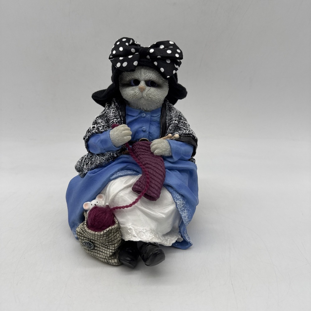 Hobo by Xystos Cat Figurine ~6.5" Tall Knitting w/ Bow Hat